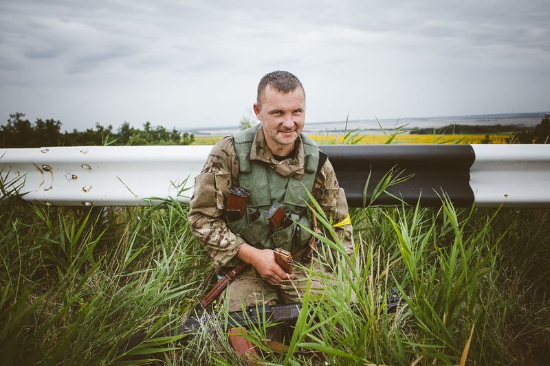© Alexander Vasukovich - Image from the War among sunflowers. Volunteers of Donbass photography project