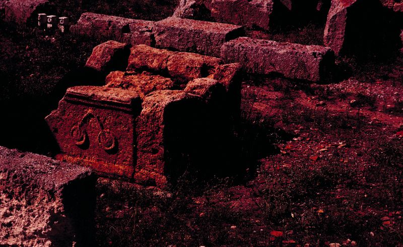 © Marie Hervé & Elsa Martinez - Image from the SAND OF NOISES - The sea : flat   the earth : flat photography project