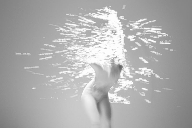 © Pelly Mandreka - Depiction of matter transmission process via photonic sublimation