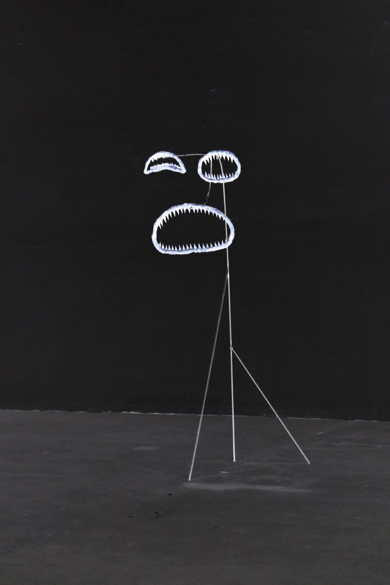 © Pelly Mandreka - Gorgoneon light: contrivance restricting entrance to protected grounds