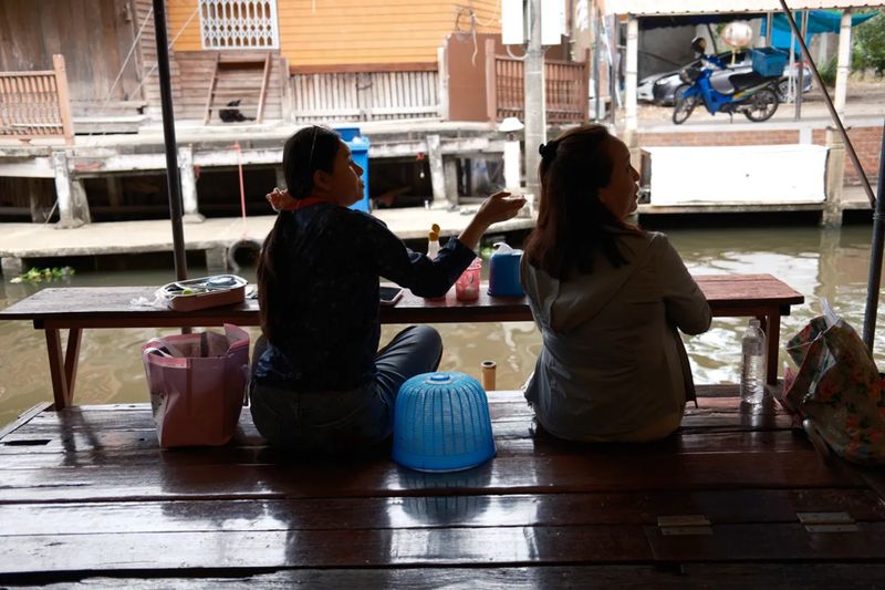 © Yvonne Chu - Image from the Afloat photography project