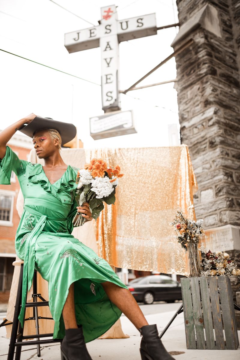 © shakira hunt - Aaron Ladon