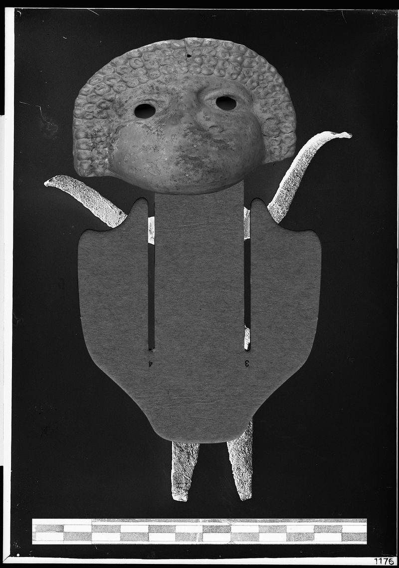 © Giovanna Petrocchi - Depiction of an Idol
