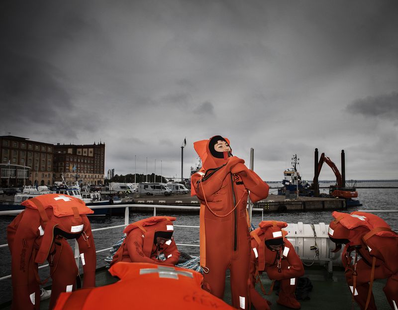 © Nina Varumo - Image from the Women at Sea - breaking waves photography project