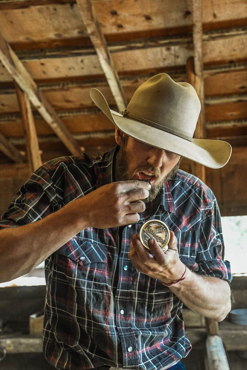 © Anna Droddy - Image from the Barn Sour photography project