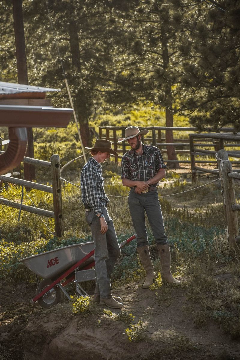 © Anna Droddy - Image from the Barn Sour photography project