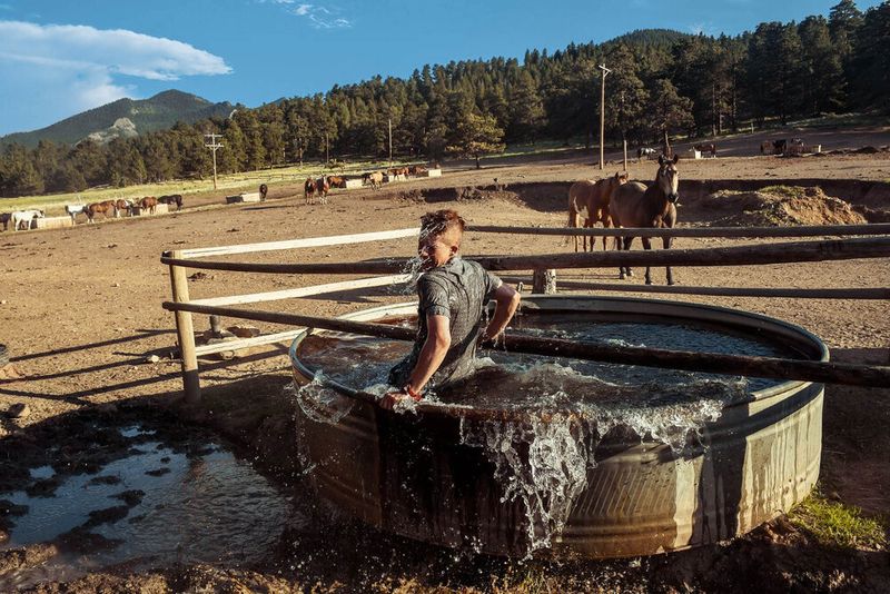 © Anna Droddy - Image from the Barn Sour photography project