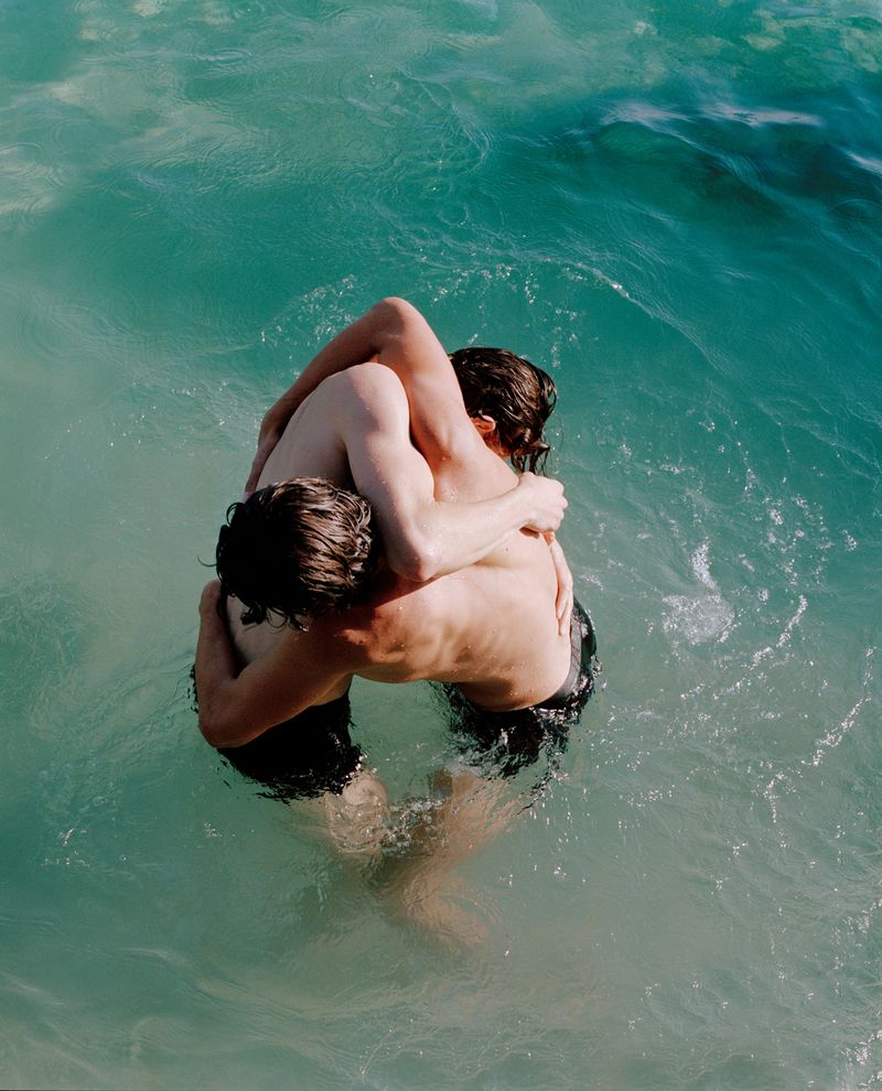 © Julia Marino - Brothers playing in Ocean, 2019