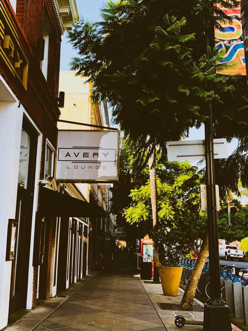 © elishao - Traveled