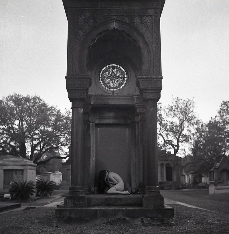 © Amanda Casey Ray - Image from the Belle Mélancolie photography project