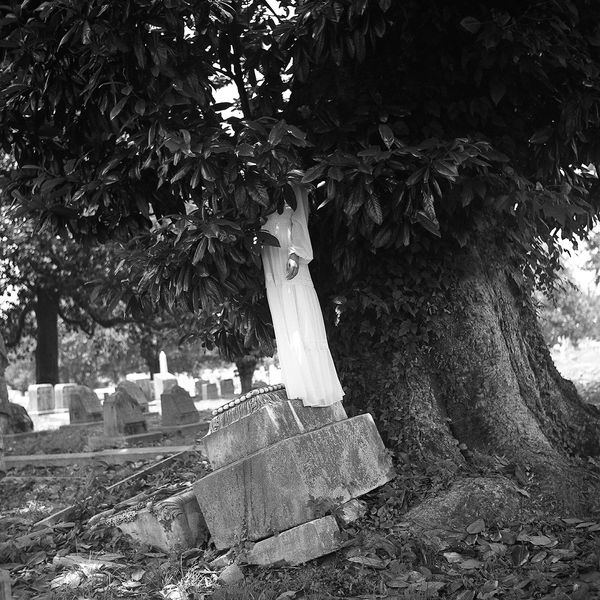 © Amanda Casey Ray - Image from the Belle Mélancolie photography project