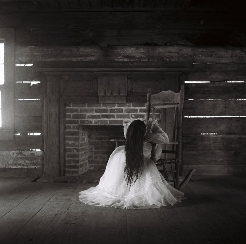 © Amanda Casey Ray - Image from the Belle Mélancolie photography project