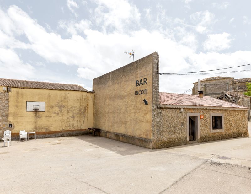 © Gunnar Knechtel - Image from the Fronton Walls in Spanish Villages photography project