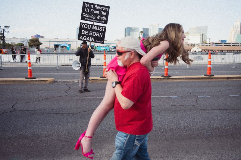 © Bobbi Barbarich - Image from the At Arm's Length photography project