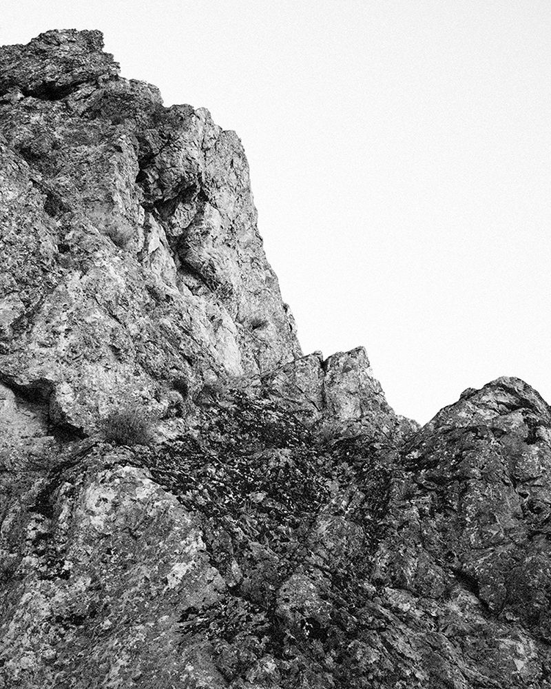 © Nathalie Mohadjer - grey mountain