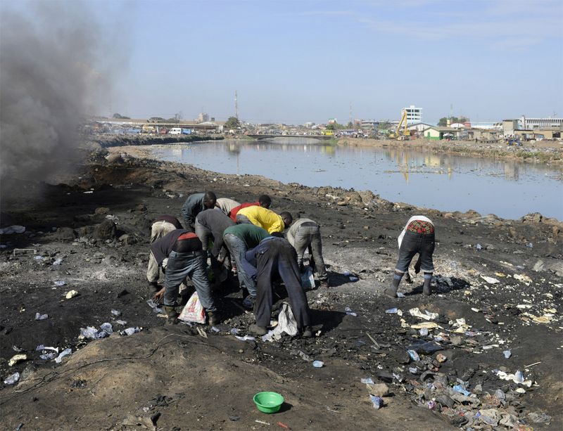 © Lorenzo Maccotta - Image from the Don't be evil photography project