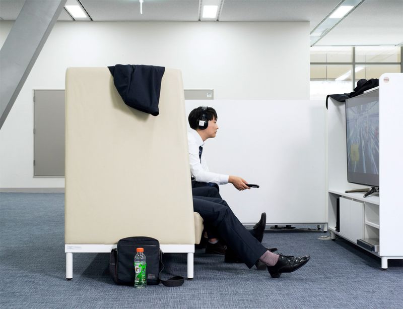 © Lorenzo Maccotta - Image from the Don't be evil photography project