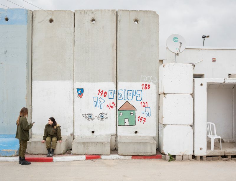 © Lorenzo Maccotta - Image from the Don't be evil photography project