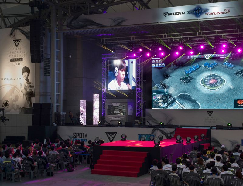 © Lorenzo Maccotta - Image from the Don't be evil photography project