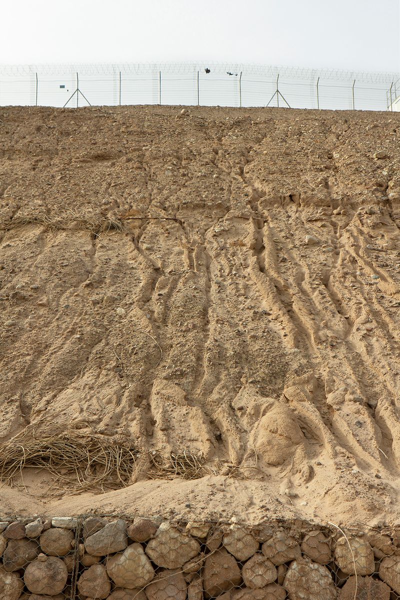 © Ekaterina Bodyagina - Fence in Eilat, a city close to the Egypt border