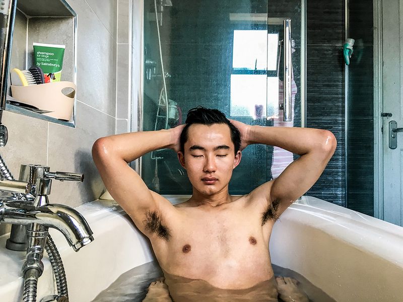 © Emma Brown - Toshi in the bath. London, UK, 2017.
