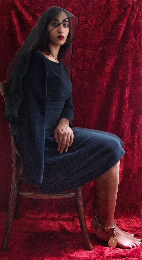 © Aida - "An arm-wrestling champion whose hand was severed; from the heights of victory to a victim of domestic violence."