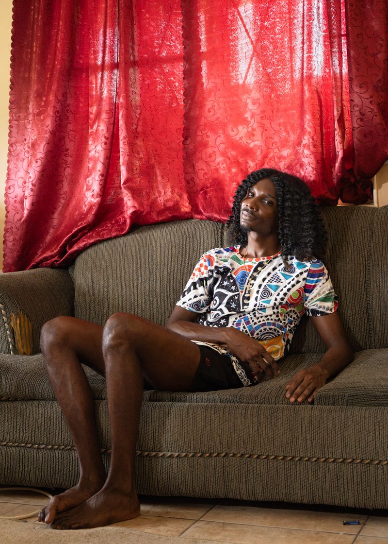 © Sarah Jade Sullivan - Toni at home