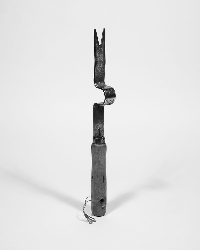 © Oscar Dooley - Image from the Archaeological Evidence of Modern Material Culture photography project
