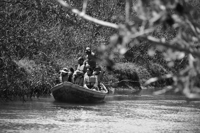 © Sergio Fadul - 5.	Leisure Passage — Ceará, 2026(Tourists in former fishing boat — Guriú)