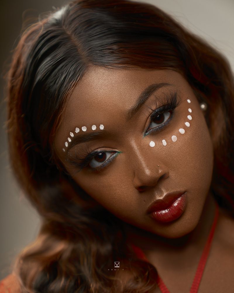 © KWAME T. - Image from the MAKE ME UP ! photography project