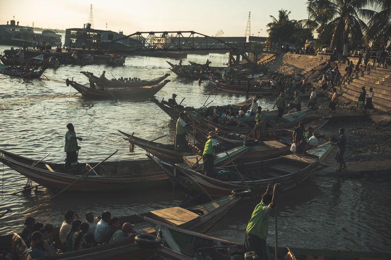 © Lucas Dragone - Image from the Myanmar 2012 photography project