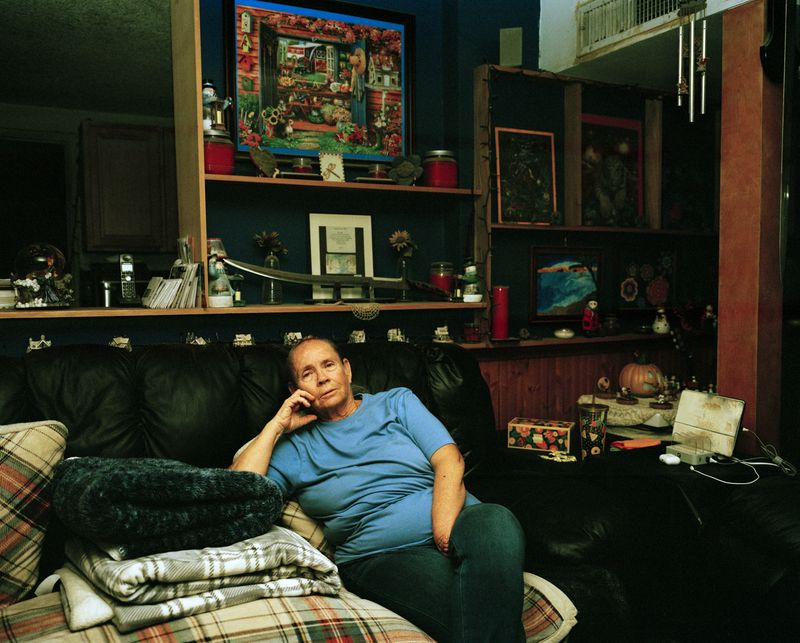 © Scott Rossi - Doris Dinsmoor in her home of 48 years in Desert Shores, CA. 2024.