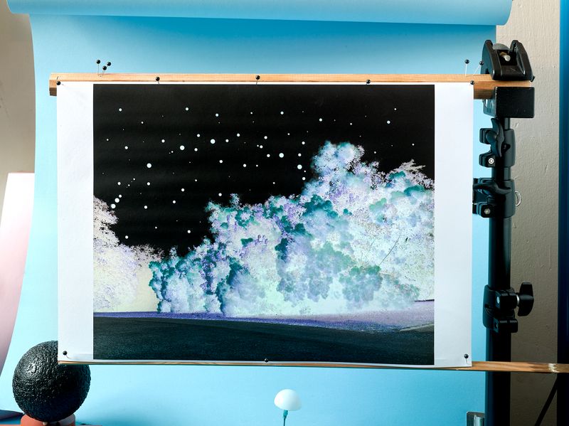 © Jens Masmann - "a large explosion of white and blue smoke ( confidence 0.6105989813804626% )"