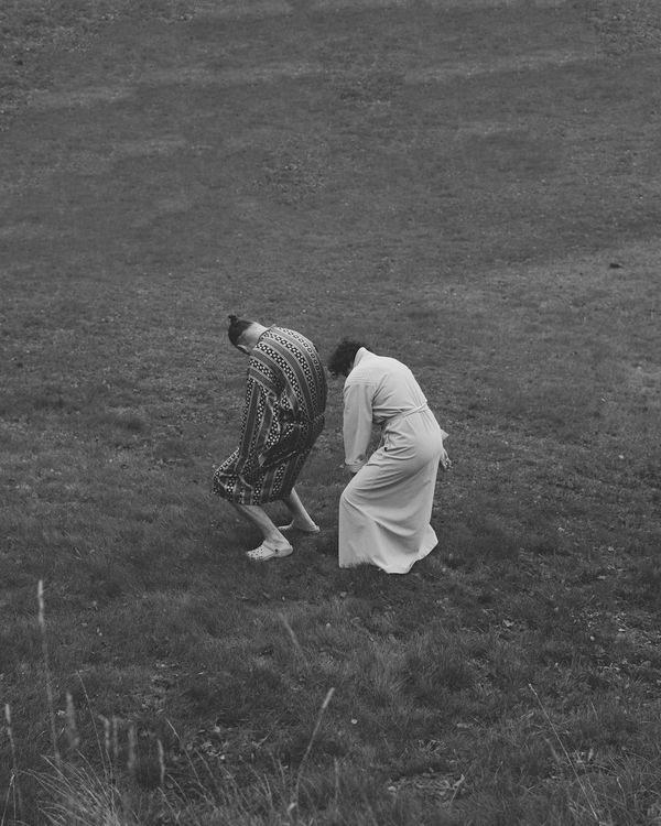 © Elsa Gregersdotter - Parents in the garden