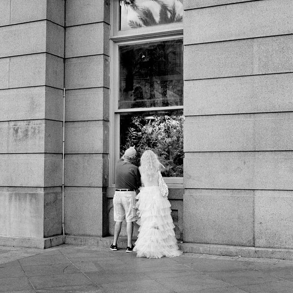 © Jonathan Traviesa - "Airline Stewards on Holiday" (LOW HUSTLE HOT CENTER)