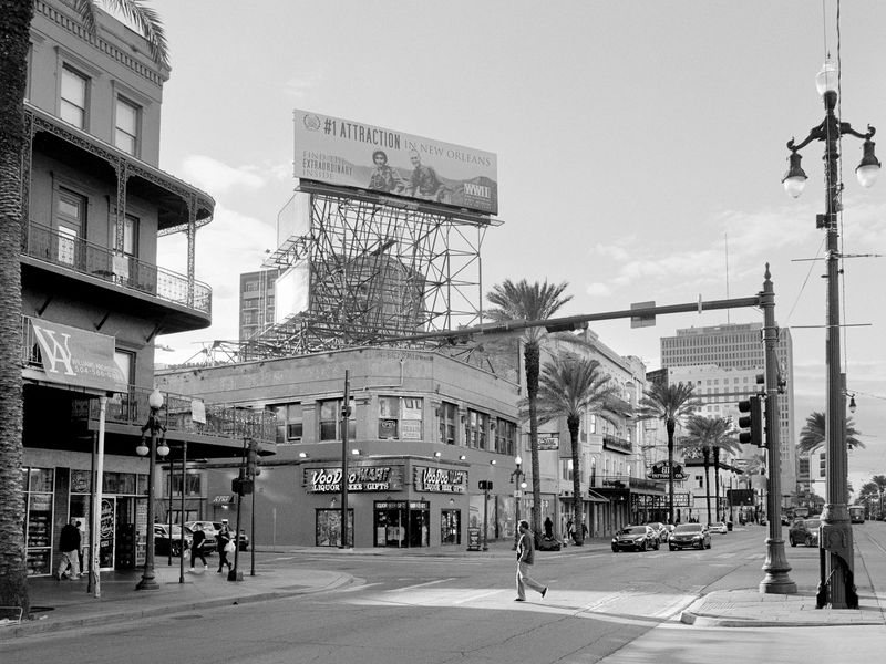 © Jonathan Traviesa - "Patch of Light / Voodoo Mart" (LOW HUSTLE HOT CENTER)