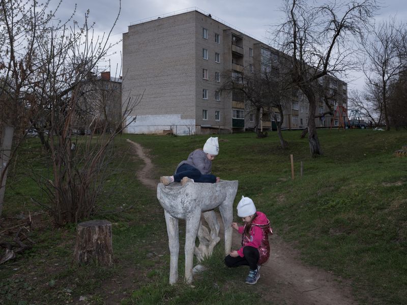 © Dmitry Pechurin - Image from the With love for the Motherland: methodological recommendations photography project