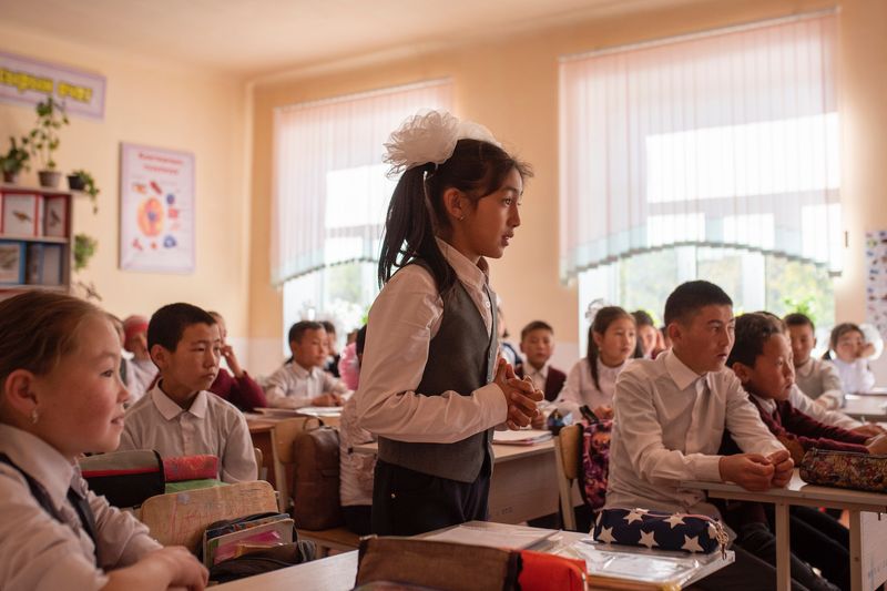 © Irina Unruh - One of Anjer's classmates answers a question from her teacher.