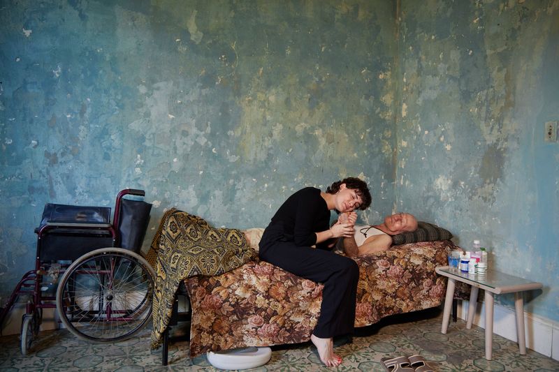 © Moník Molinet - Image from the Borrowed grandparents photography project