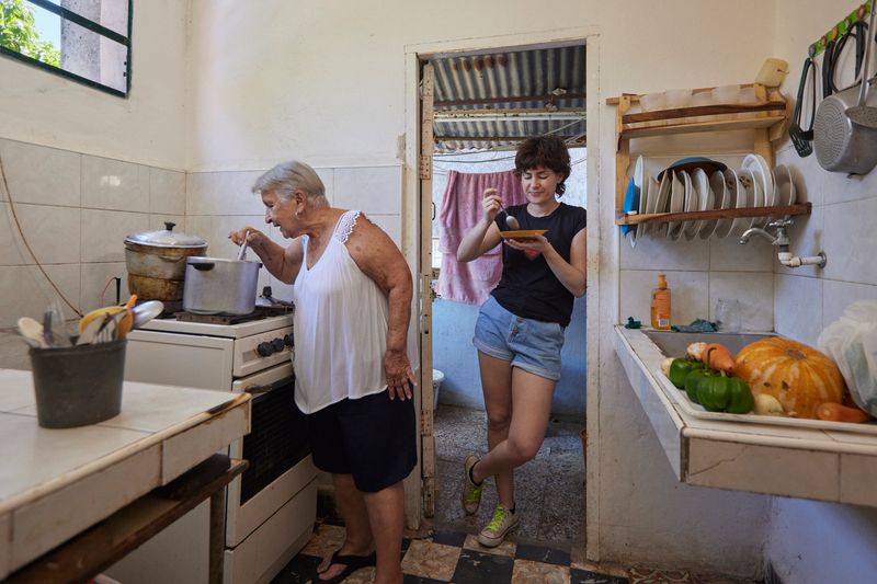 © Moník Molinet - Image from the Borrowed grandparents photography project