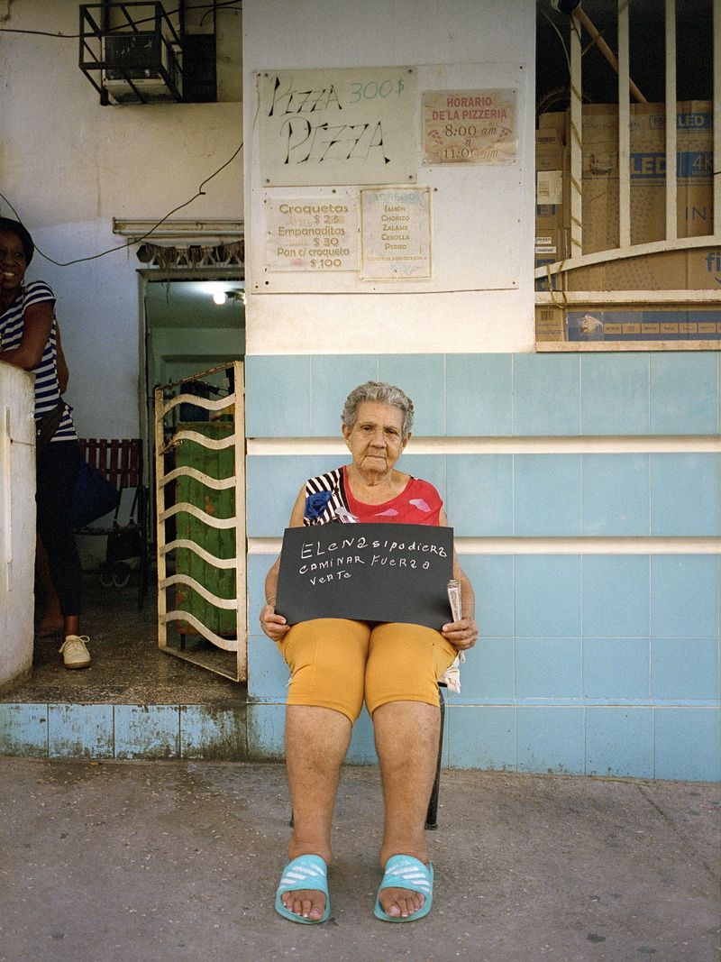 © Moník Molinet - Elena, if I could walk, I would go see you.