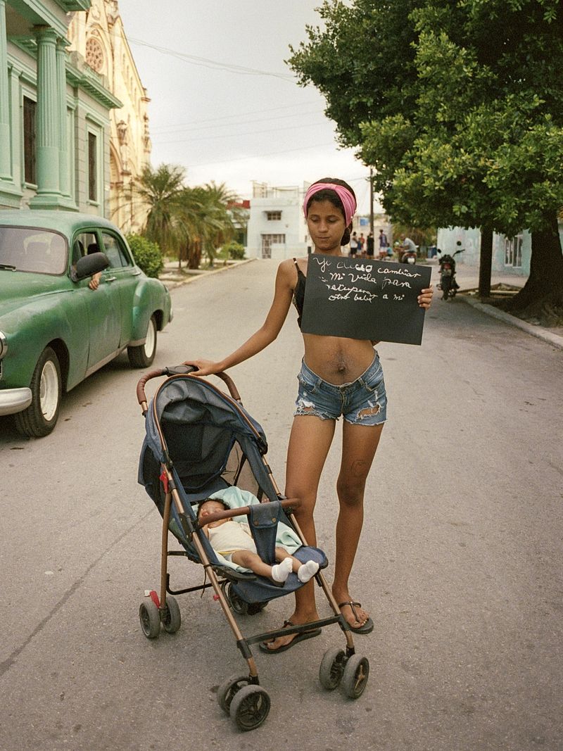 © Moník Molinet - I wish to change my life and get my other baby back.