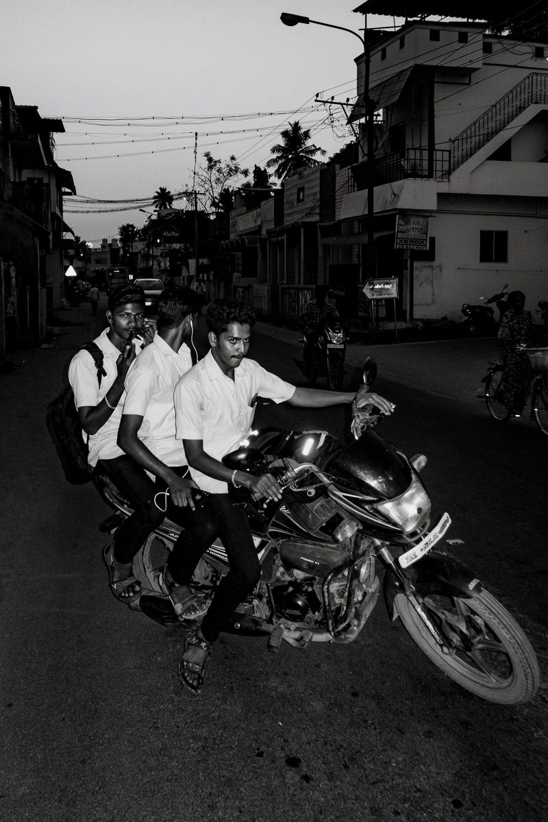 © Balaji Maheshwar - Image from the Tunnel photography project