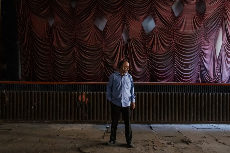 © Balaji Maheshwar - Image from the Dear Cinema, photography project