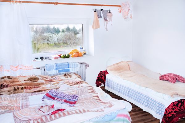 © Varvara Uhlik - A room in Poland, where my mom and aunt were refuging since the beginning of the full-scale invasion