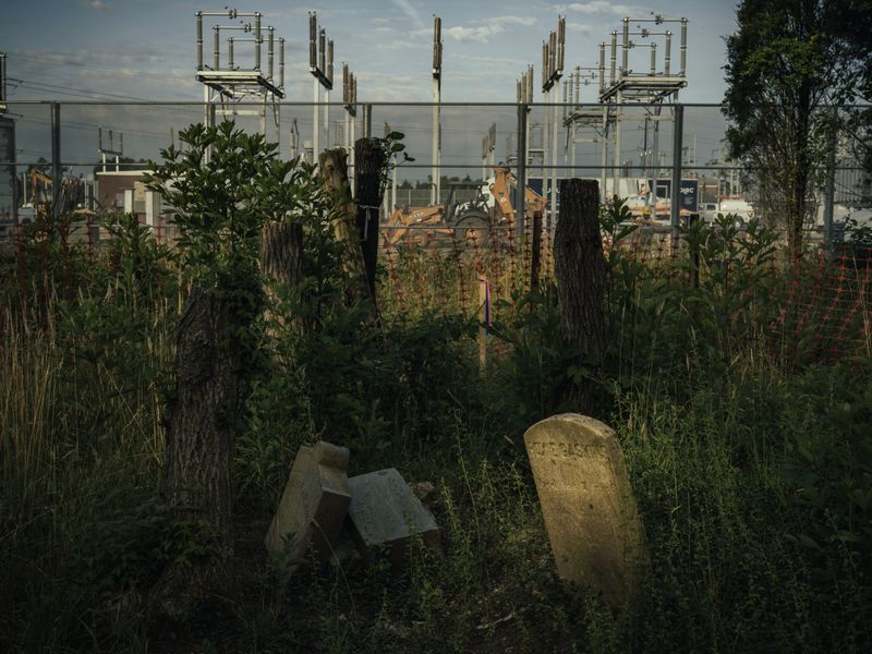 © Stephen Voss - Image from the Dark Fiber - Where AI Lives photography project