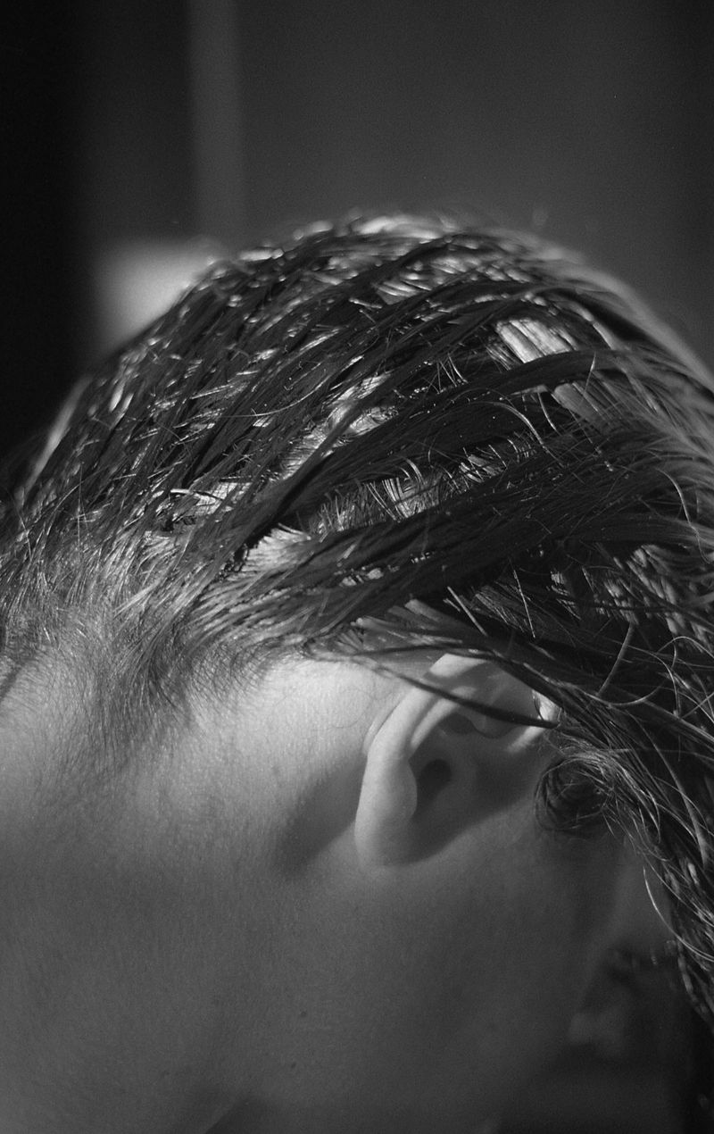 © Sara Rinaldi - Image from the For absence and surplus alike, a single motion of the neck photography project