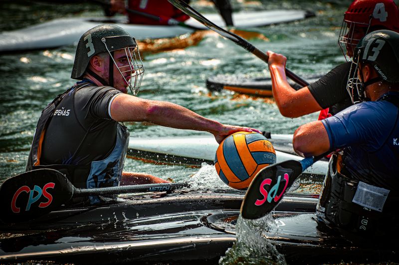© Ofe BARROS - Image from the Kayak Polo Competition photography project