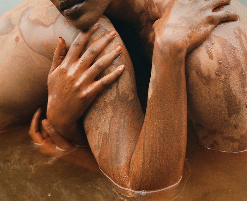 © Mallory Lowe Mpoka - "Deborah's Tales" 2020, 120mm film, Digital scan