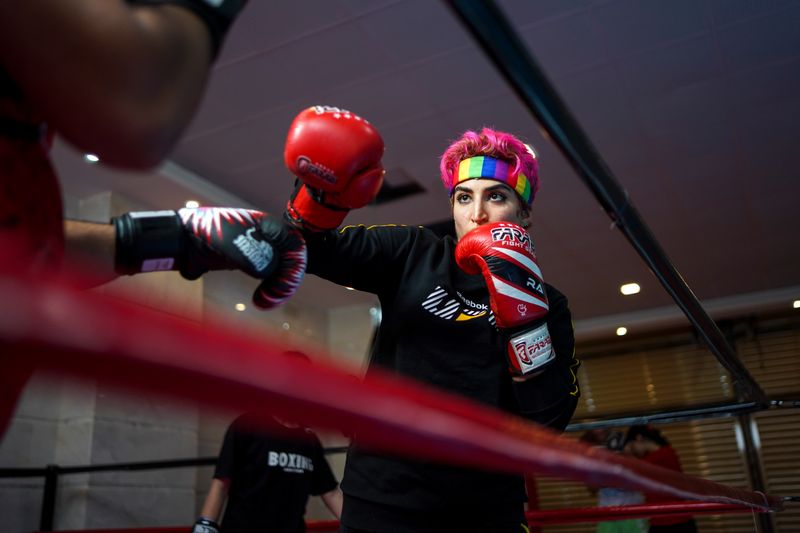 © Ali Rad - Hanieh is training in the boxing ring.